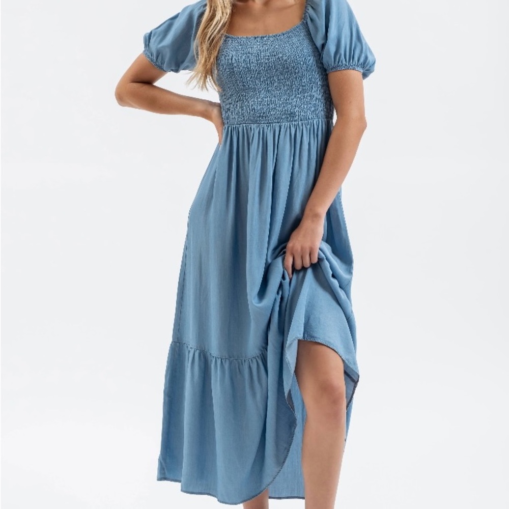 Blu Pepper Chambray Smocked Puff Sleeve Midi Dress - Picture 2 of 4